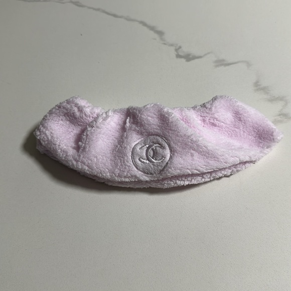 Chanel Light Purple Essentiel Headband - Picture 5 of 6